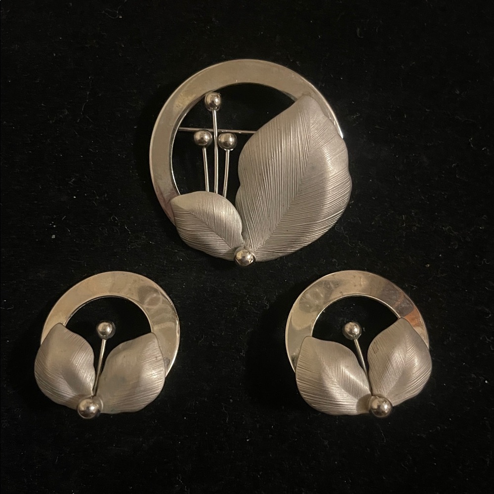 Vintage Signed EMJ Emmons Silver Tone Modernist Brooch Clip On Earrings SET
